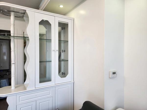 Location                                                      Appartement
                        
                     4 pièces                                         à Maisons-Alfort