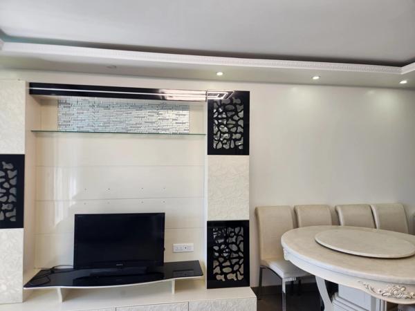 Location                                                      Appartement
                        
                     4 pièces                                         à Maisons-Alfort