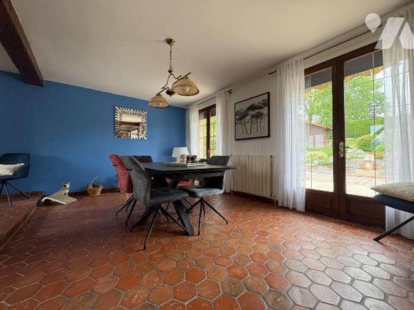 Vallée de la Bresle, 

Jolie maison individuelle édifiée sur un sous-sol complet et comprenan...