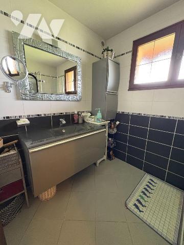 Vallée de la Bresle, 

Jolie maison individuelle édifiée sur un sous-sol complet et comprenan...