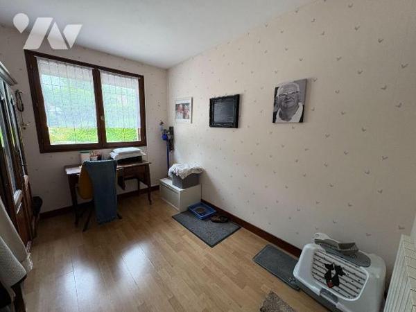 Vallée de la Bresle, 

Jolie maison individuelle édifiée sur un sous-sol complet et comprenan...