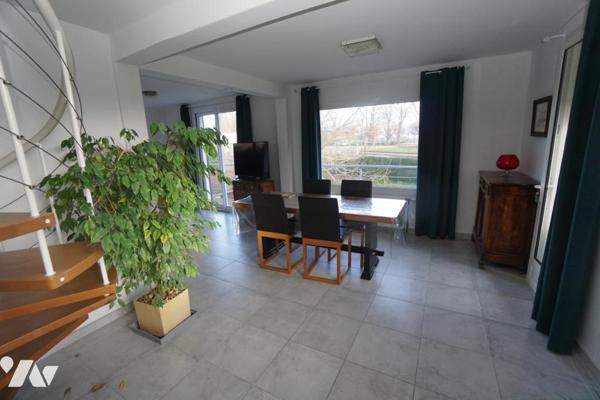 St VALERY SUR SOMME, pavillon avec garages, 2 chambres, lumineux, jardin