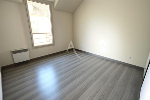 Appartement F3 lumineux avec balcon et parkings Chessy