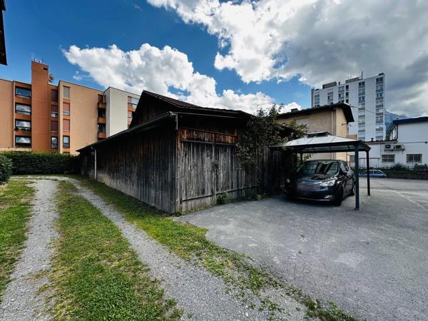 Grange à fort potentiel à CLUSES (quartier de la Sardagne)