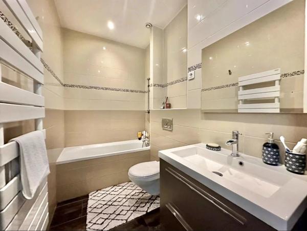 Vente                                                      Maison
                        
                     4 pièces                      123 m2                     à Alfortville