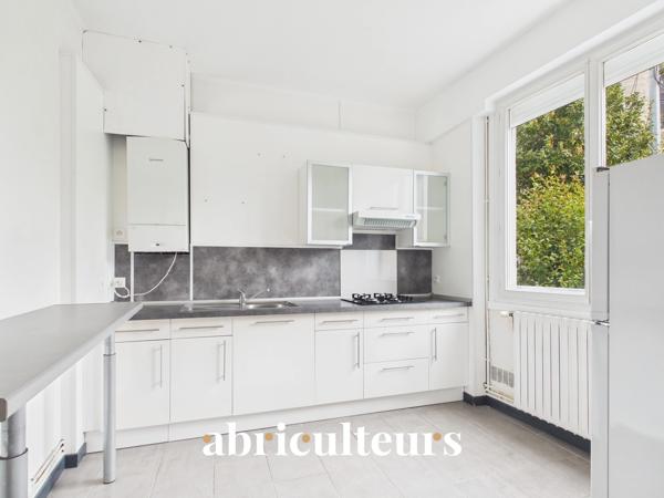 Maison de ville avec garage et cour en vente à Angoulême Quartier Victor-Hugo (16000)