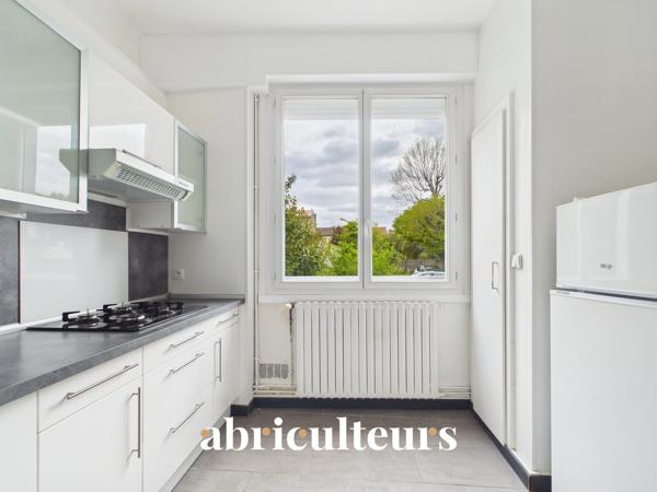 Maison de ville avec garage et cour en vente à Angoulême Quartier Victor-Hugo (16000)