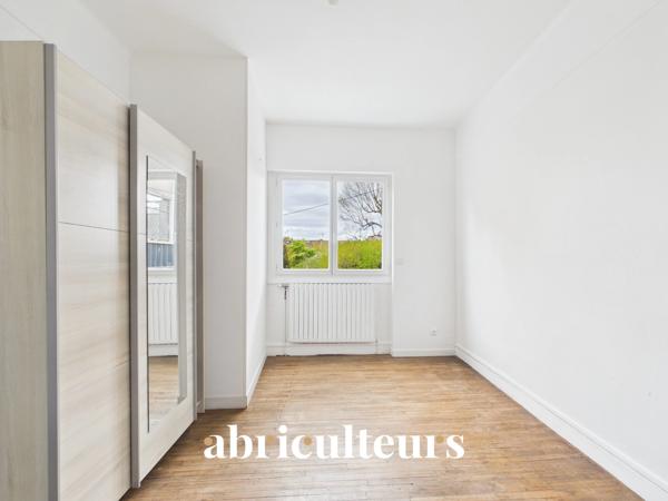 Maison de ville avec garage et cour en vente à Angoulême Quartier Victor-Hugo (16000)