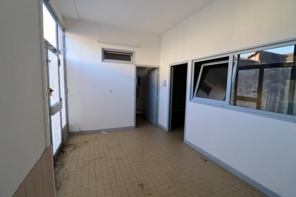 Dpt Saône et Loire (71), à vendre ROMENAY immeuble - 4 appartements et 1 local commercial