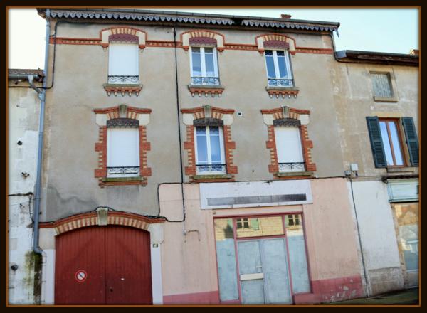 Dpt Saône et Loire (71), à vendre ROMENAY immeuble - 4 appartements et 1 local commercial
