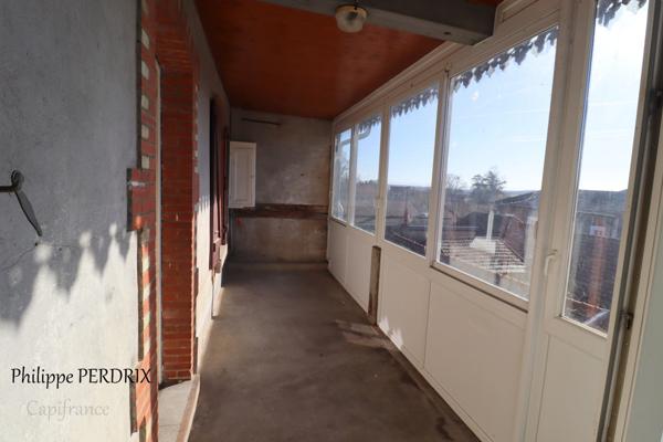 Dpt Saône et Loire (71), à vendre ROMENAY immeuble - 4 appartements et 1 local commercial