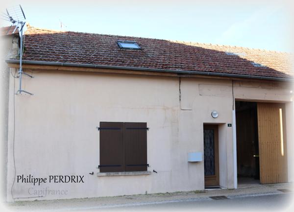 Dpt Saône et Loire (71), à vendre ROMENAY immeuble - 4 appartements et 1 local commercial