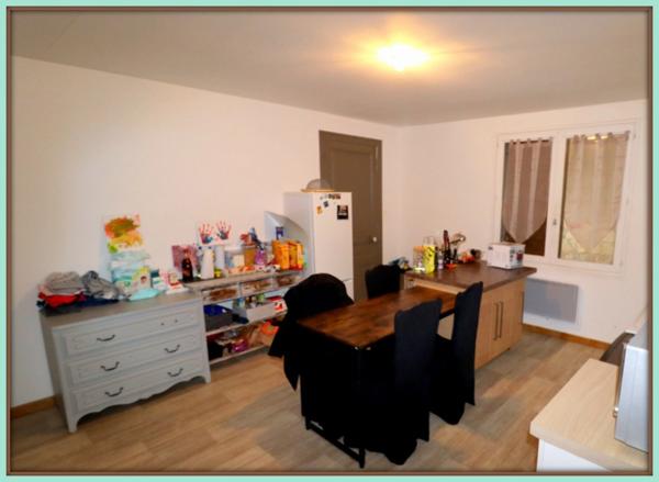 Dpt Saône et Loire (71), à vendre ROMENAY immeuble - 4 appartements et 1 local commercial