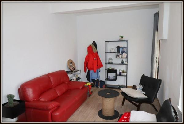 Dpt Saône et Loire (71), à vendre ROMENAY immeuble - 4 appartements et 1 local commercial