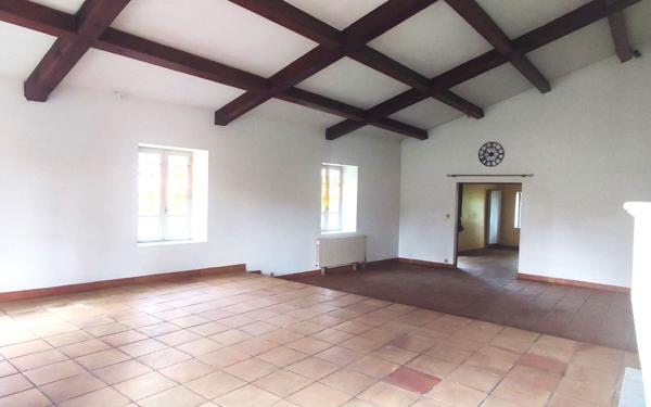 Maison à vendre    10 pièces •  Mirambeau