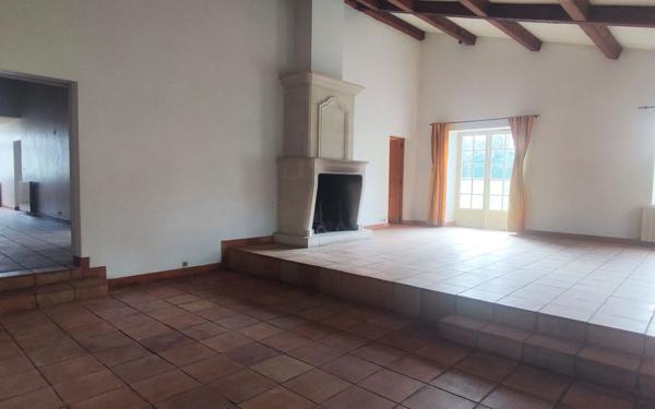 Maison à vendre    10 pièces •  Mirambeau