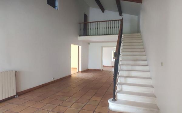 Maison à vendre    10 pièces •  Mirambeau