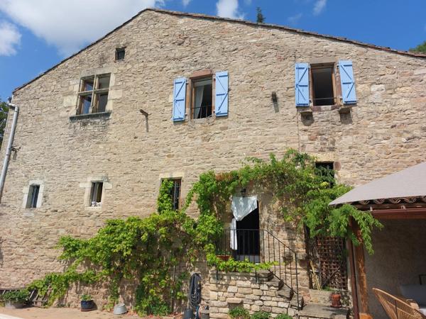 Belle propriété en pierre facilement divisible en deux