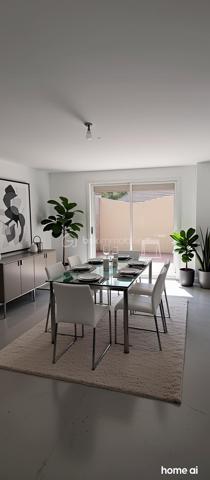 Découvrez ce charmant appartement de 89 m², idéalement situé à proximité immédiate de toutes commodités urbaines. 

Cet appartement se compose de 4 pièces principales, élégamment agencées, nichées au rez-de-chaussée d'une copropriété bien entretenue. Les espaces de vie s’articulent harmonieusement autour d'un séjour lumineux et convivial donnant sur une terrasse privative, parfait pour vos moments de détente. 
Avec ses trois chambres, cet appartement peut également convenir pour une colocation.
Deux espaces supplémentaires et indépendants vous permettront de stocker des affaires.
Vous trouverez également un box fermé pour garer votre voiture.

Les écoles se trouvent à 5mn à pieds.
La gare de Tournan-en-Brie est à 9mn à pieds.
Syndic bénévole.

Ce bien,  vous permet de vivre au cœur de la ville. Idéal pour une famille ou un couple cherchant un cadre de vie pratique et chaleureux. Ne tardez pas à visiter ce véritable bijou!

Suggestion d'aménagement intérieur par IA