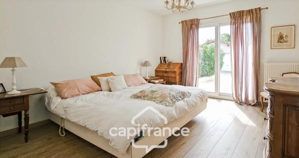 Maison plain-pied à vendre de 202 m² - BELLERIVE SUR ALLIER (03) - double garage / piscine