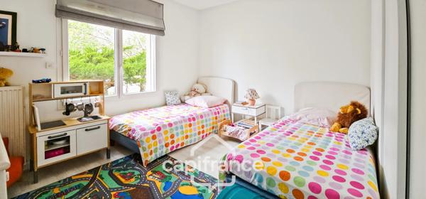 Maison plain-pied à vendre de 202 m² - BELLERIVE SUR ALLIER (03) - double garage / piscine