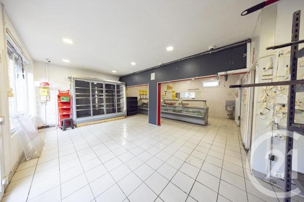 à vendre  200 m 2   PARIS  - 75018