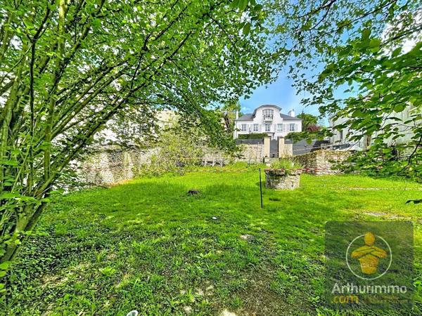 Vente                                                      Terrain
                        
                                         1529 m2                     à Yerres