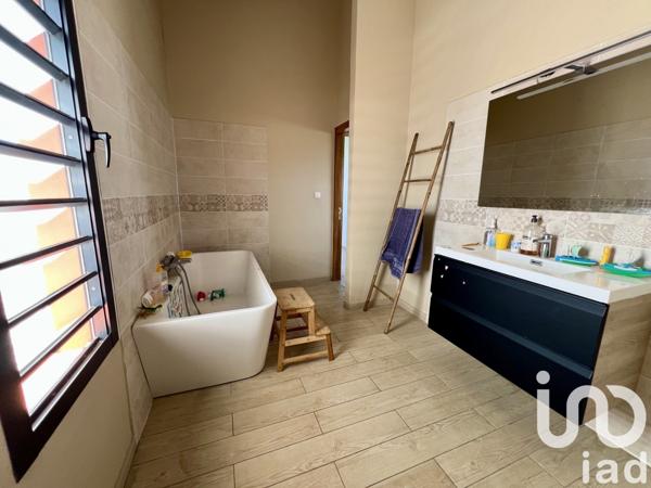 House for sale 4 rooms 113 m² Sainte-Marie