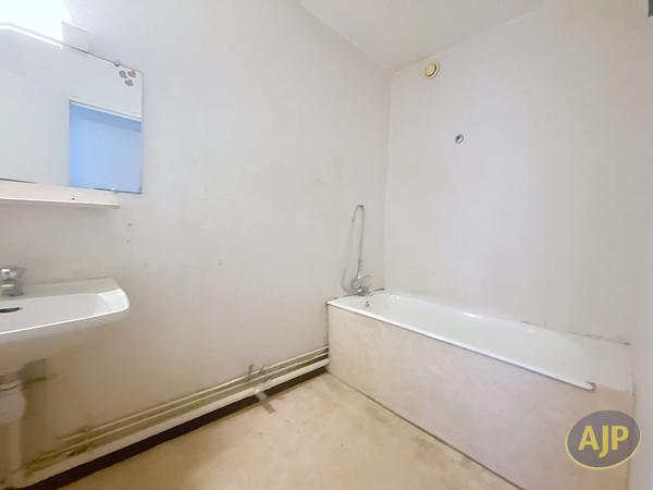 Vente appartement La Roche Sur Yon : 118 910 € - AJP Immobilier La Roche-sur-Yon