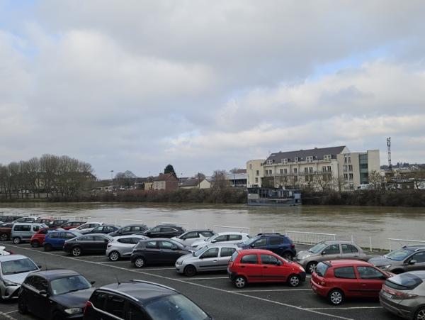Location Local commercial 240m² de caractère pièce Compiègne (60200) - Centre ville