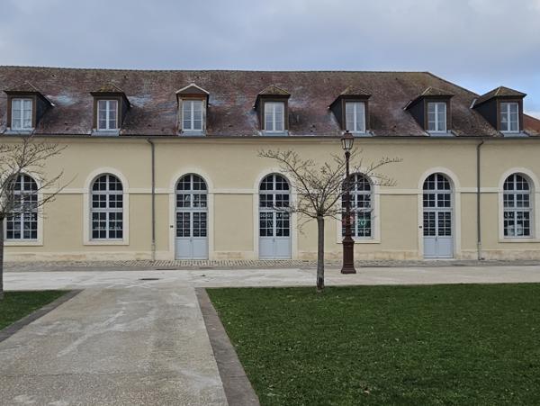 Location Local commercial 240m² de caractère pièce Compiègne (60200) - Centre ville