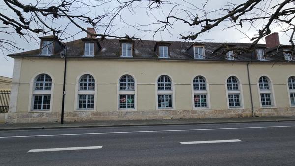 Location Local commercial 240m² de caractère pièce Compiègne (60200) - Centre ville
