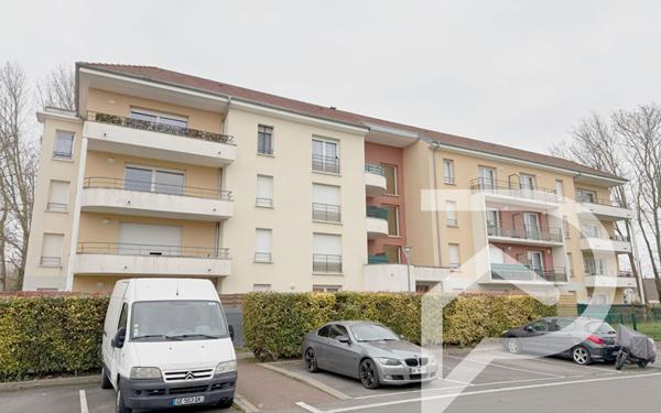 Stationnement à vendre    Persan