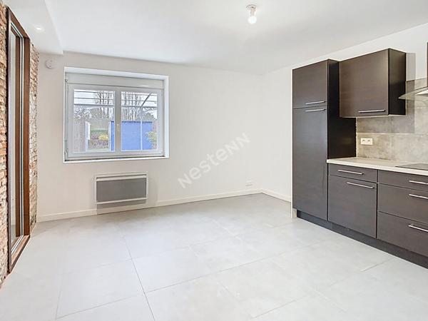 Venez découvrir sans tarder cette charmante maison de hameau située à Gorges, à seulement 7 minutes de l'axe Nantes?Cholet, 5 minutes de Clisson et 6 minutes de Vallet.