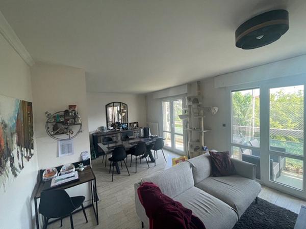 A louer bel appartement DIJON MONTCHAPET avec balcon