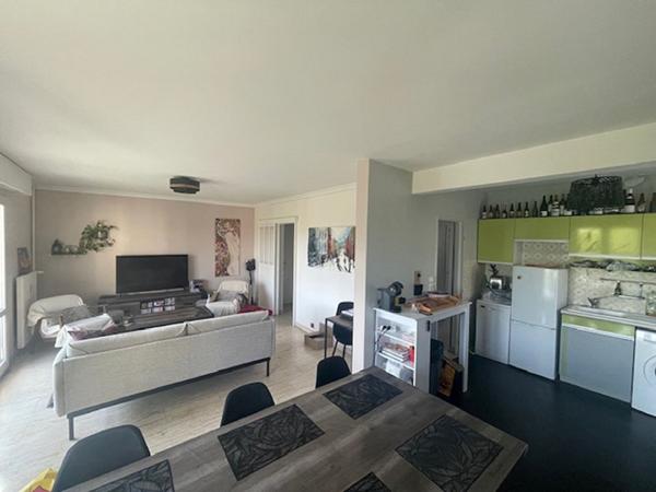 A louer bel appartement DIJON MONTCHAPET avec balcon