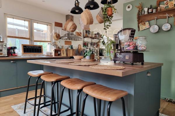 WATTRELOS – Maison familiale rénovée avec jardin, garage et confort moderne – Quartier recherché !