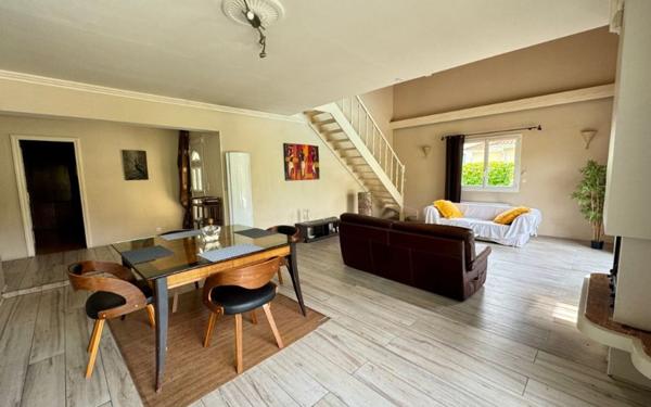 Maison à louer    8 pièces •  Mérignac