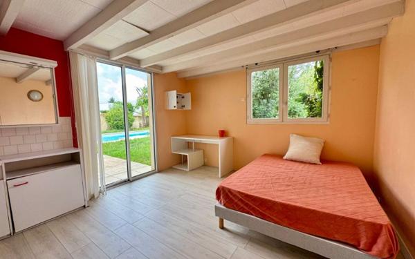 Maison à louer    8 pièces •  Mérignac