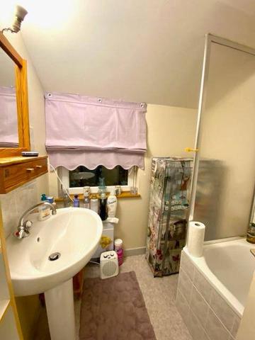 Immeuble mixte 162 m² à Trégueux, local commercial et 2 logements loués