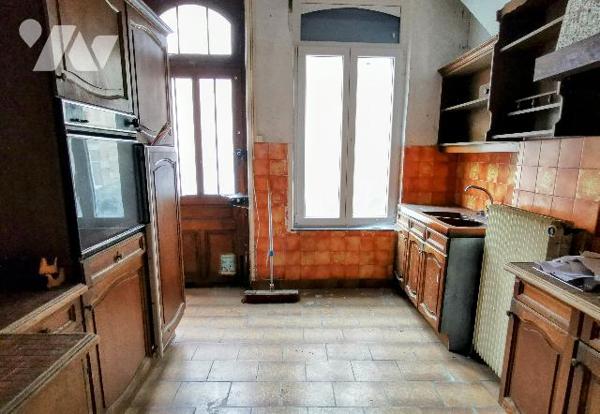 HAYBES - MAISON E RENOVER
POSSIBILITES LOCAL PRO + 2 LOGEMENTS