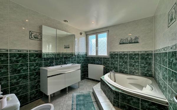 Maison à vendre    7 pièces •  Chelles