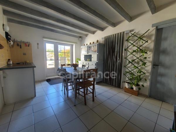 Maison de charme de 255m² proche de MATHA (17)