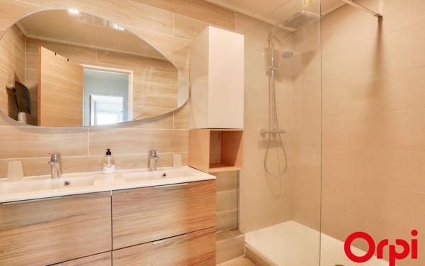 Appartement à vendre    2 pièces • 57,01 m2 Paris 16