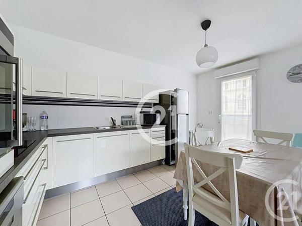Appartement F3 à vendre  3 pièces - 66 m 2   CAEN  - 14