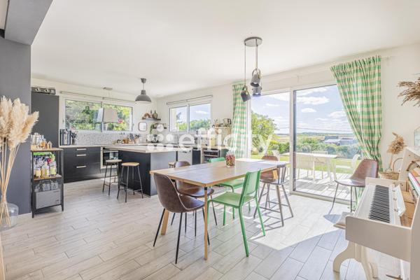 Maison
         5 pièces
        - 140 m² 354 000 € *