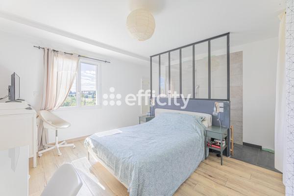 Maison
         5 pièces
        - 140 m² 354 000 € *