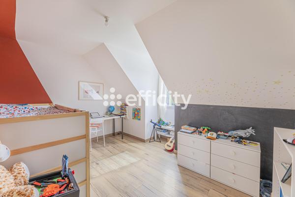 Maison
         5 pièces
        - 140 m² 354 000 € *