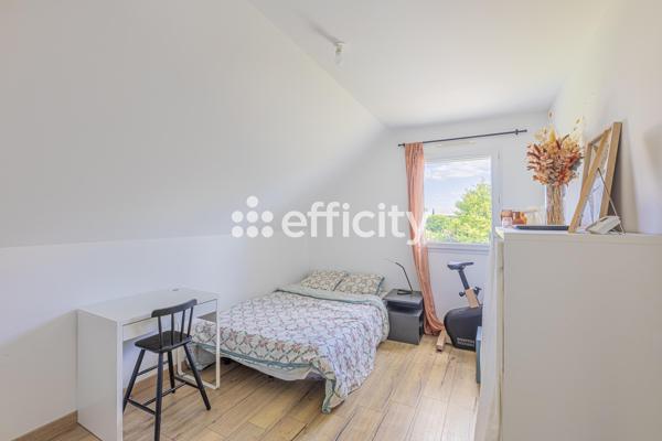 Maison
         5 pièces
        - 140 m² 354 000 € *
