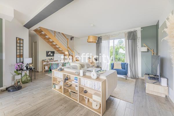 Maison
         5 pièces
        - 140 m² 354 000 € *